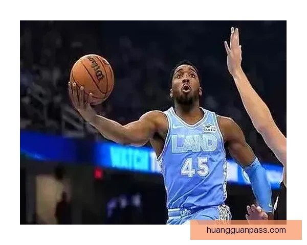 克莱四分钟狂砍十四分直言马刺替补别紧张我们在摆烂